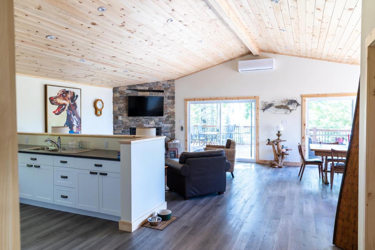 Woodhaven - Seaside Accommodations Waweig Buitenkant foto